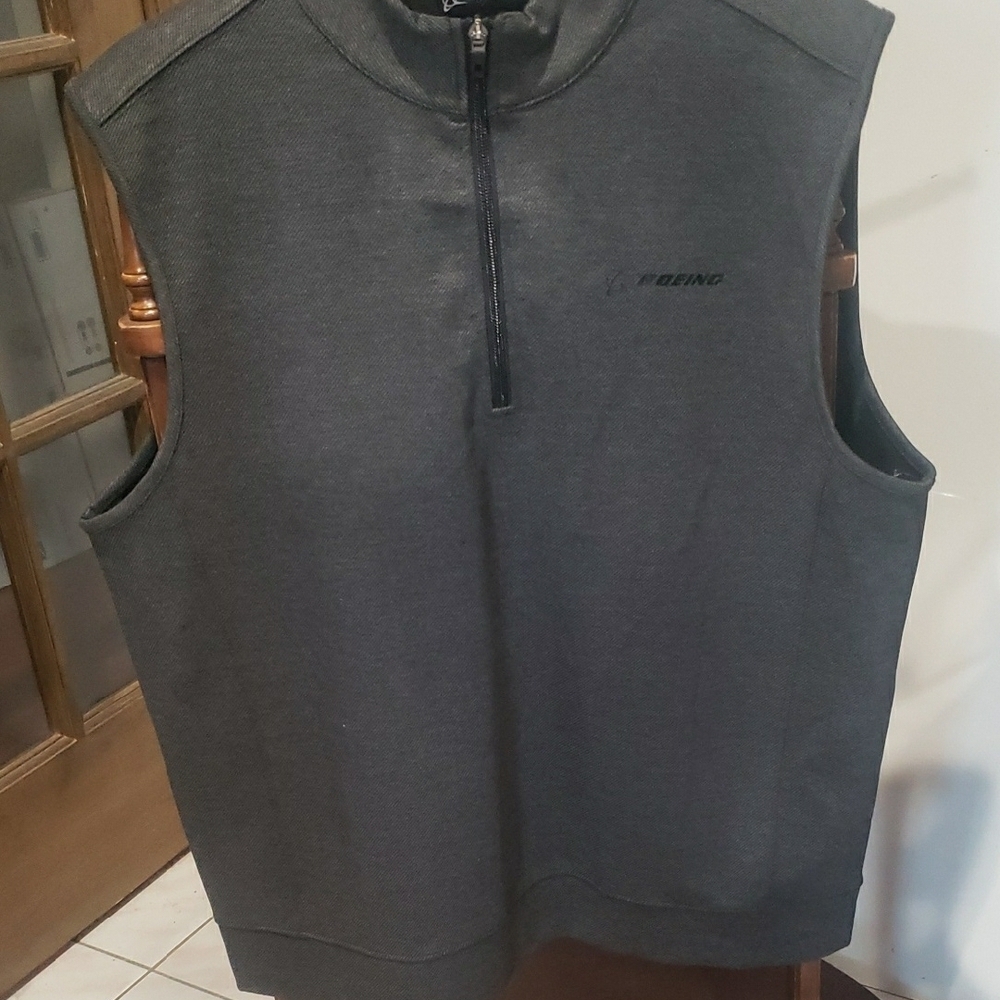 Boeing Borgata Graphic Gray Sleeveless Half Zip Vest Nwot